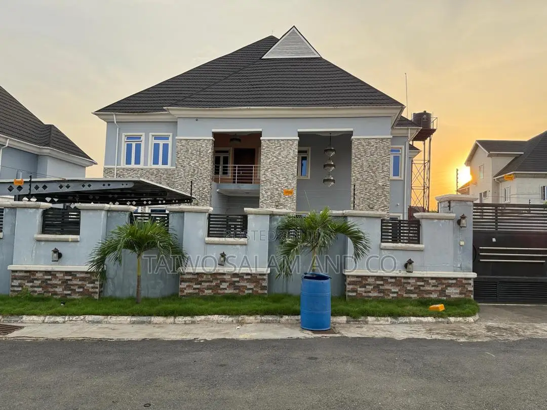 Furnished 5bdrm Duplex in Samonda for sale in Samonda