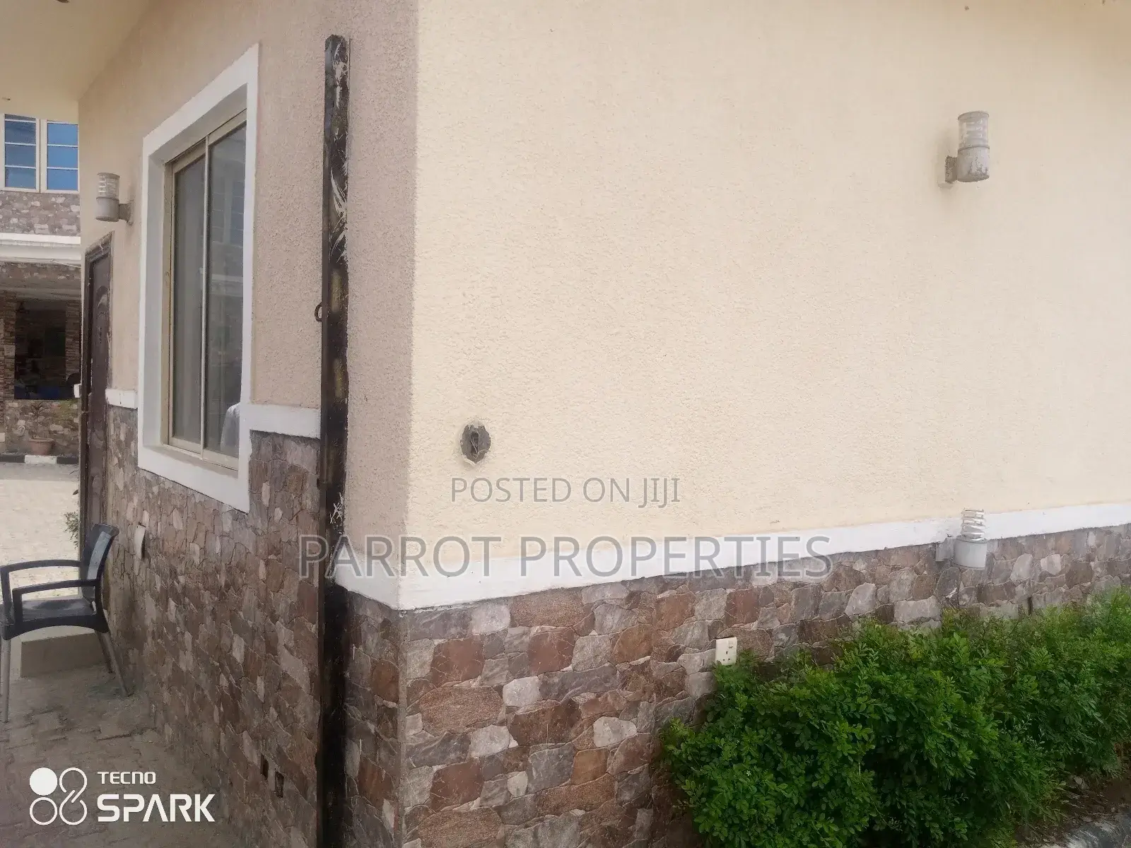 Office for Rent With Toilet and Store in Gwarinpa