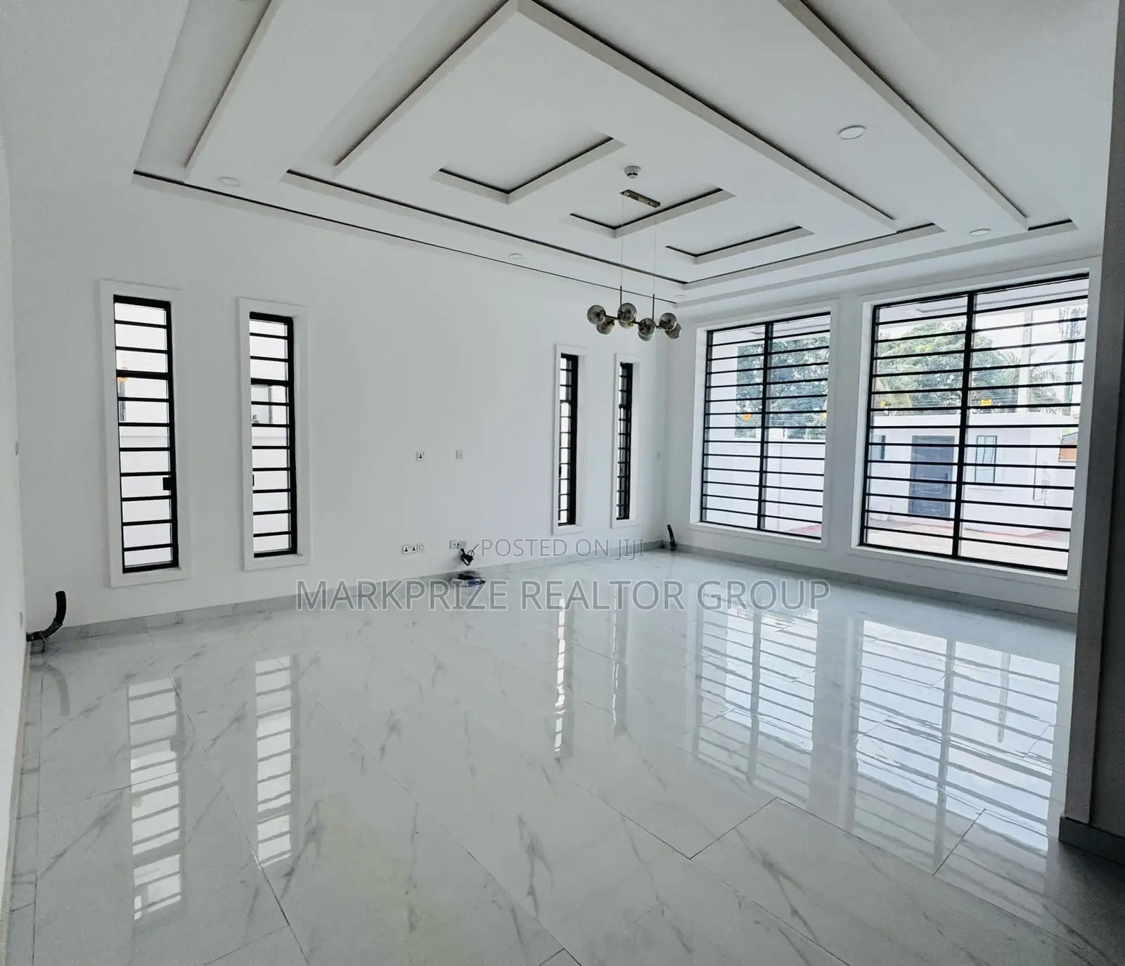 5bdrm Duplex in Omole Phase 1 Lagos for sale in Omole Phase 1