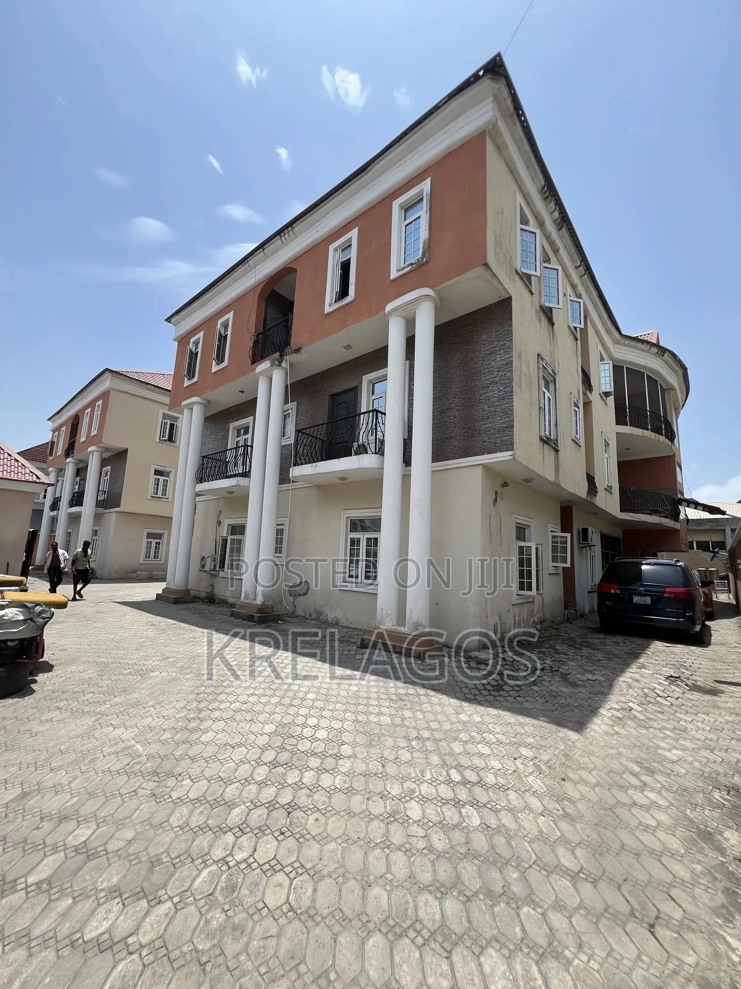 3bdrm Apartment in Chevron for sale in Chevron