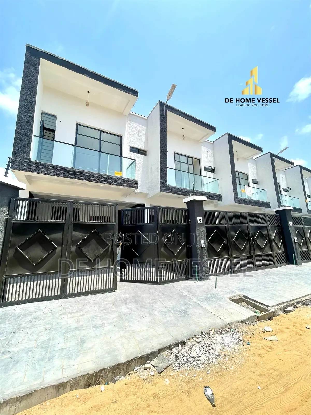 3bdrm Townhouse/Terrace in Ikota for sale in Ikota