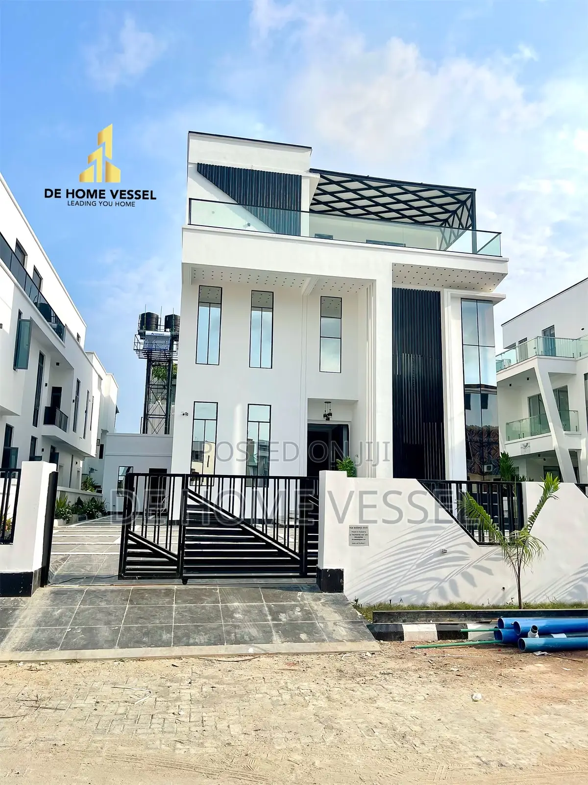 5bdrm Duplex in Osapa london for sale in Osapa london