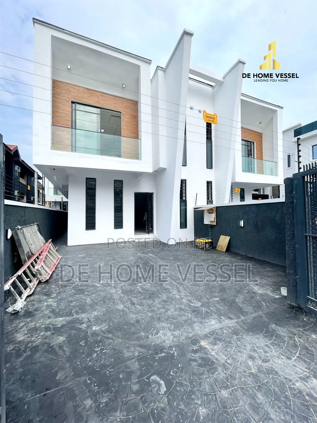 4bdrm Duplex in Agungi for sale in Agungi