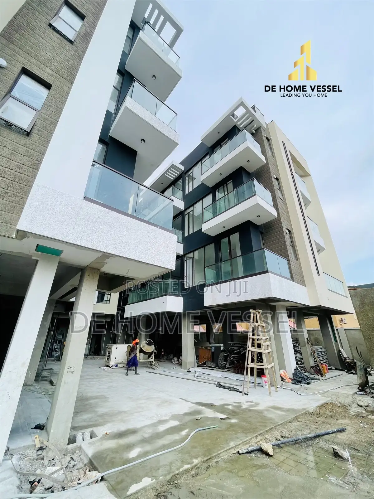 Luxury 3 Bed Apartment With Elevator, Gym, Pool And Bq in Lekki Phase 1