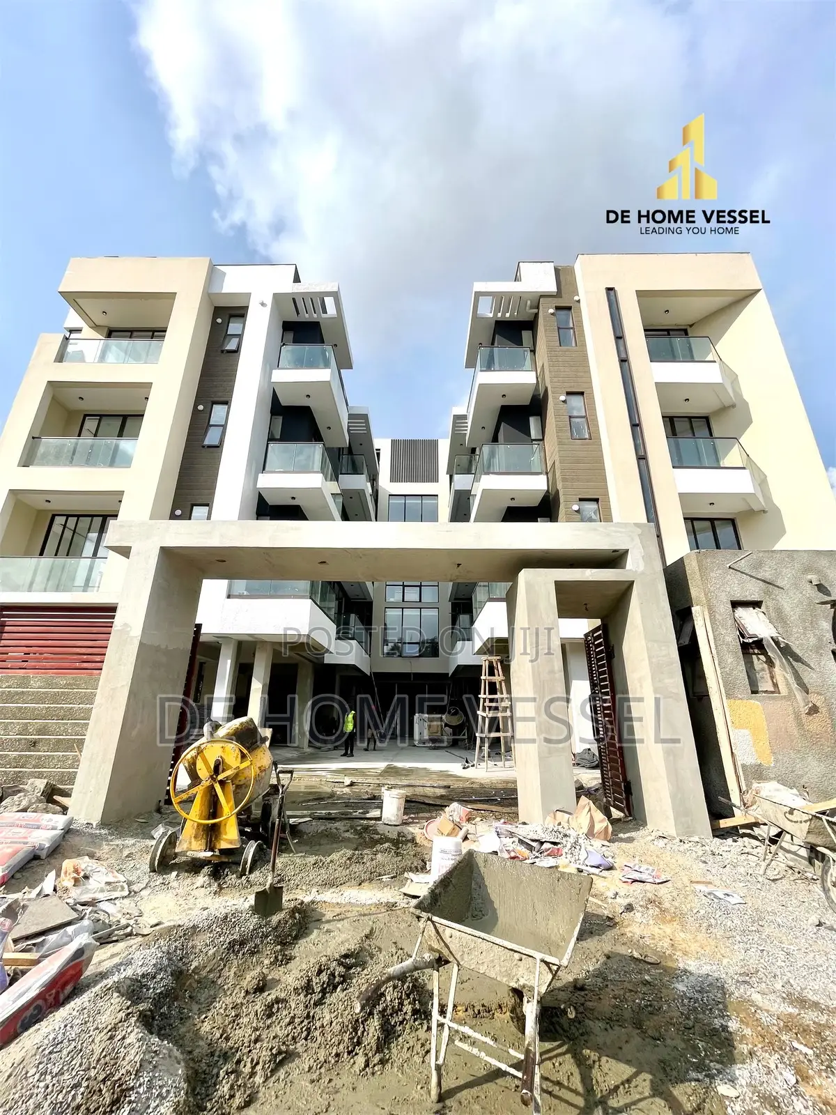 Luxury 3 Bed Apartment With Elevator, Gym, Pool And Bq in Lekki Phase 1