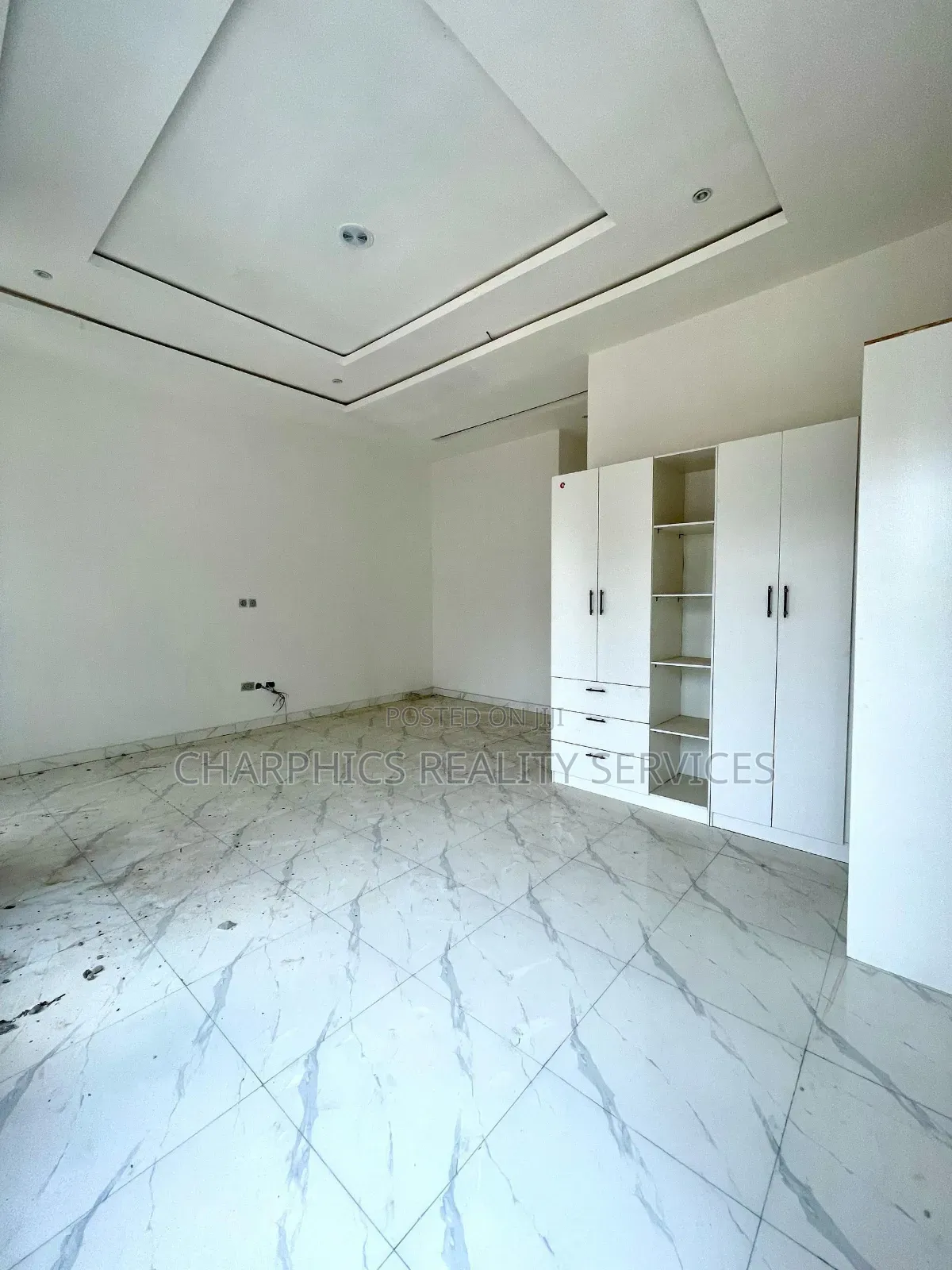 4bdrm Duplex in Ikota for sale in Ikota