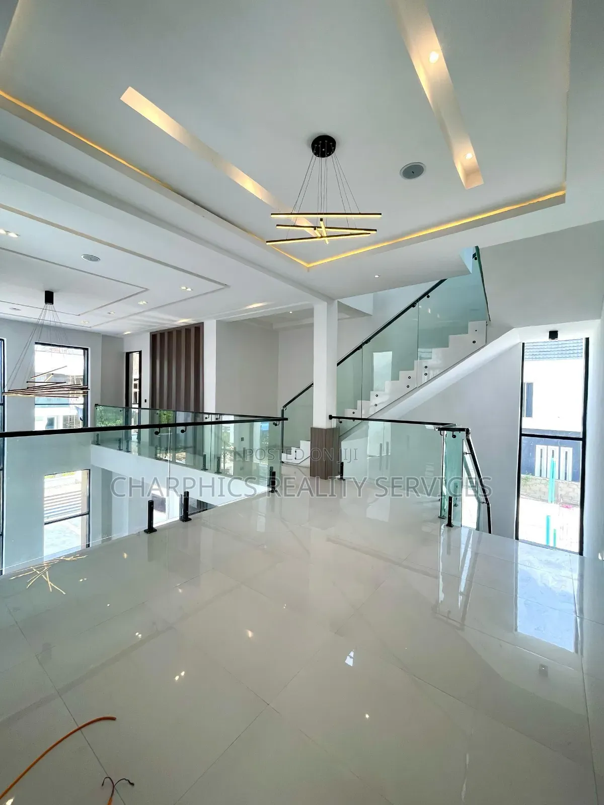 5bdrm Duplex in Lekki for sale in Lekki
