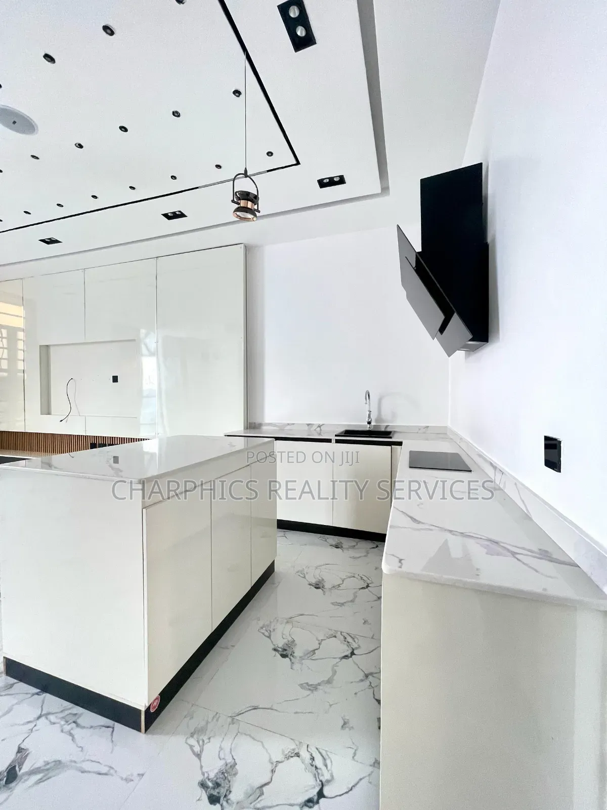 5bdrm Duplex in Osapa london for sale in Osapa london