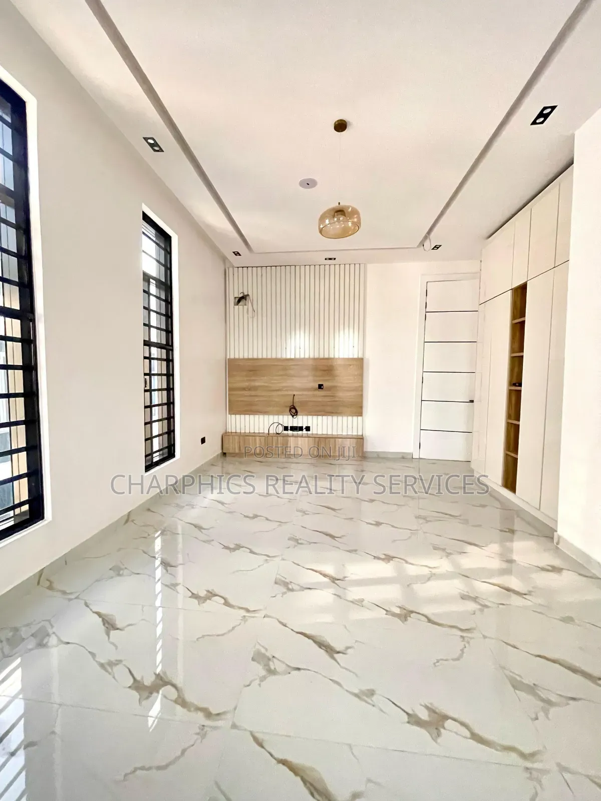 5bdrm Duplex in Osapa london for sale in Osapa london