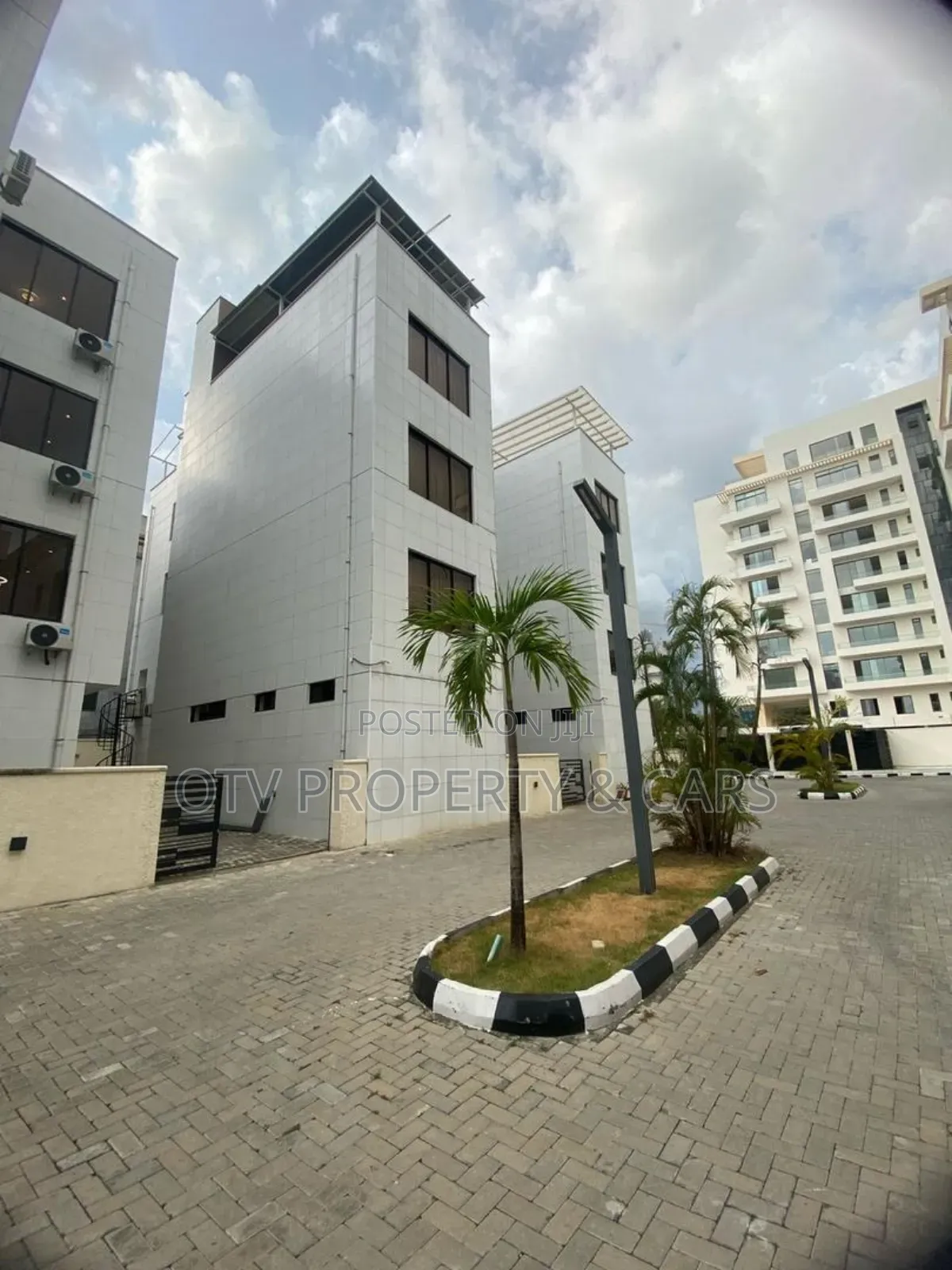 Furnished 6bdrm Duplex in Banana Island, Ikoyi for sale in Banana Island