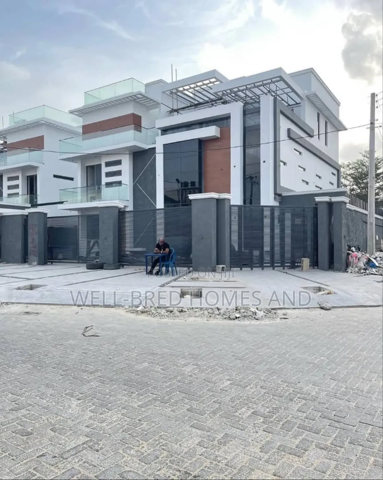 5bdrm Duplex in Lekki Phase 1 for sale in Lekki Phase 1