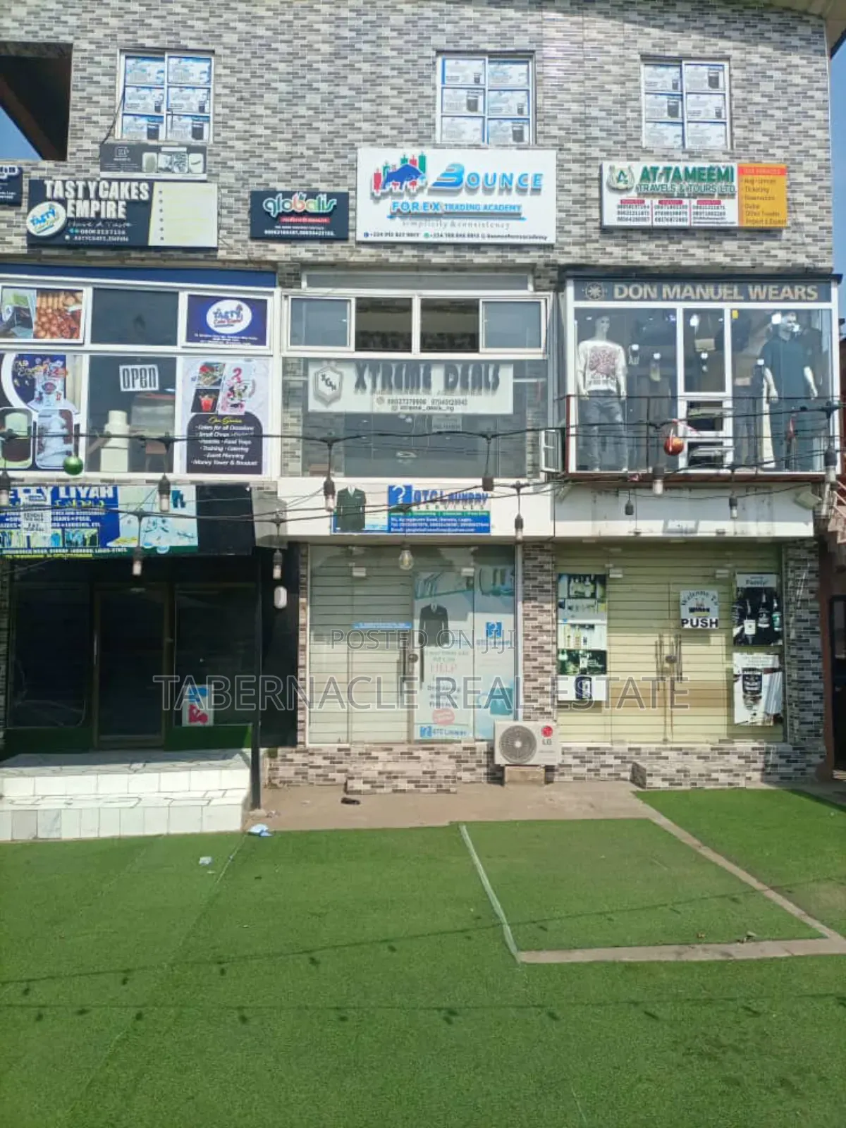 Shop to Let in Ikorodu in Ikorodu Garage