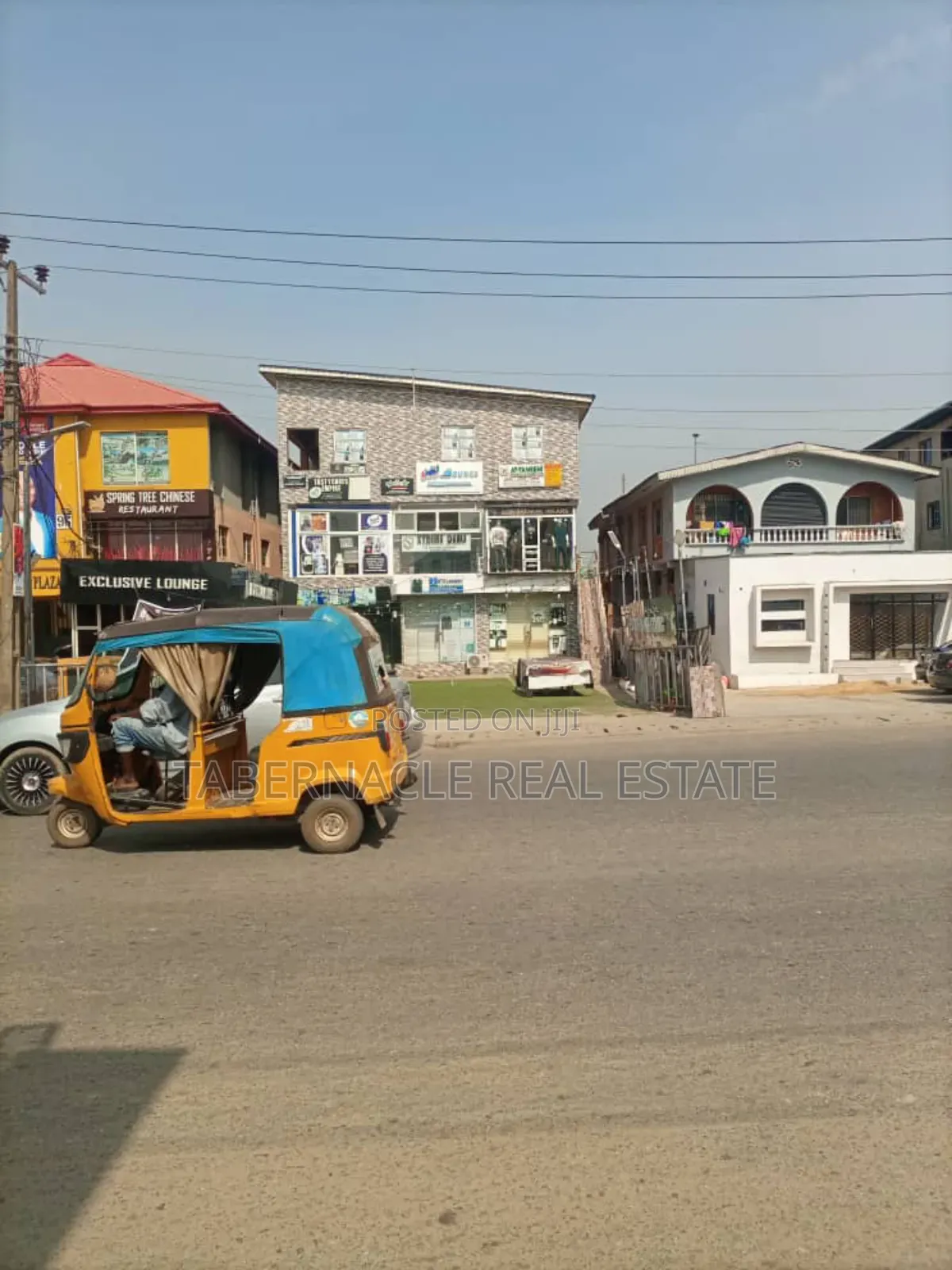 Shop to Let in Ikorodu in Ikorodu Garage