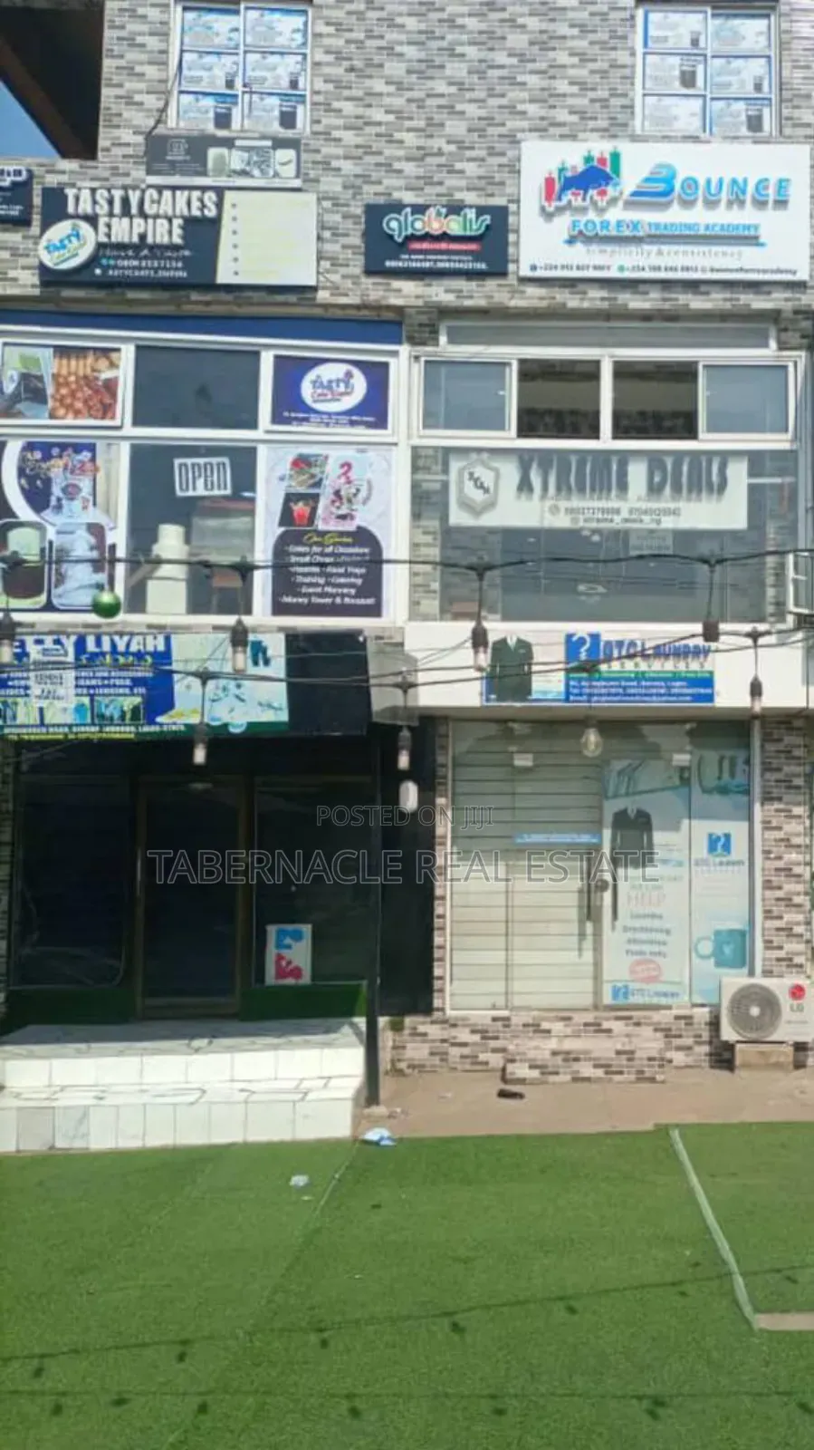 Shop to Let in Ikorodu in Ikorodu Garage