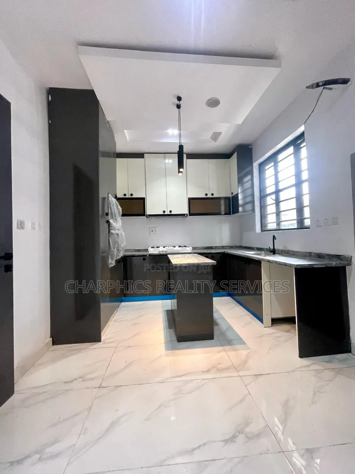 4bdrm Duplex in Agungi for sale in Agungi