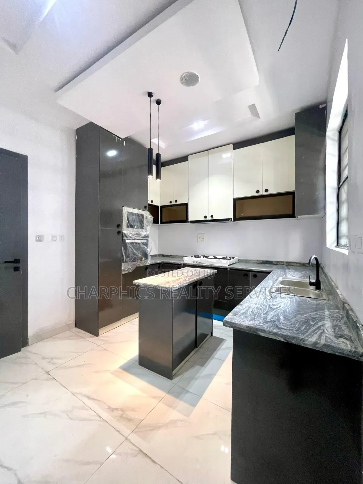 4bdrm Duplex in Agungi for sale in Agungi
