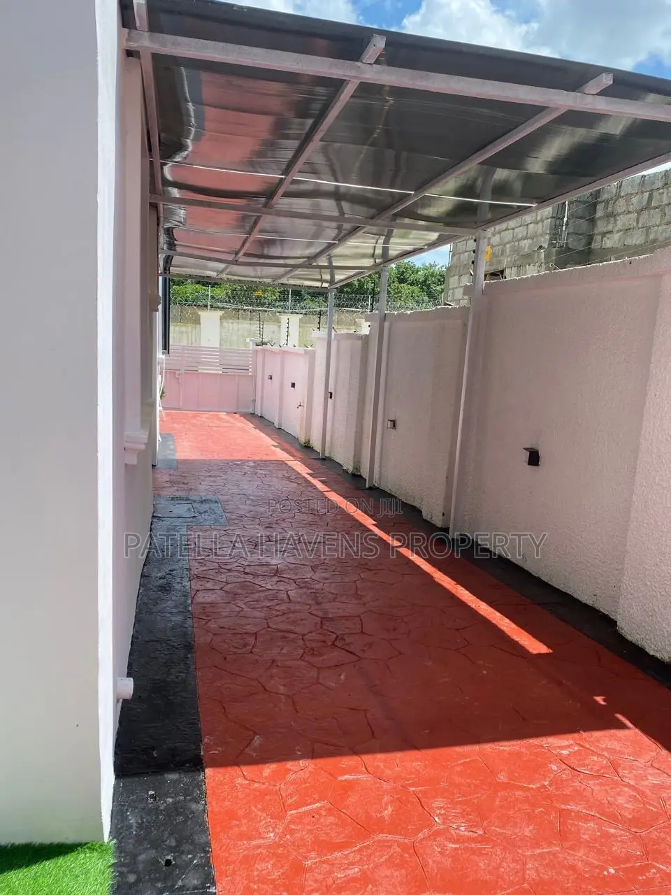 Furnished 4bdrm Duplex in Life Camp for sale in Life Camp