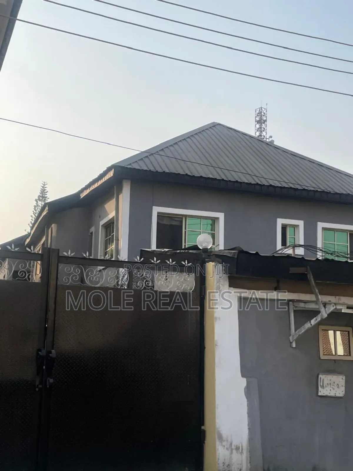 Solid 6 Unit of 2 Bedrooms in Suit Bode Thomas in Surulere