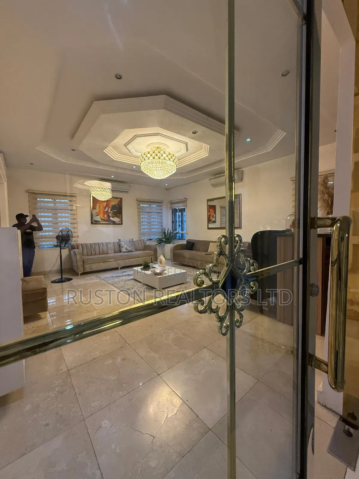 5bdrm Mansion in Samonda for sale in Samonda