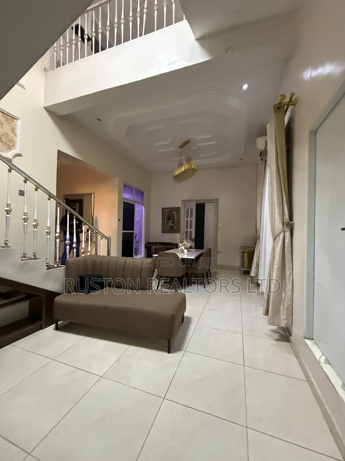 5bdrm Mansion in Samonda for sale in Samonda