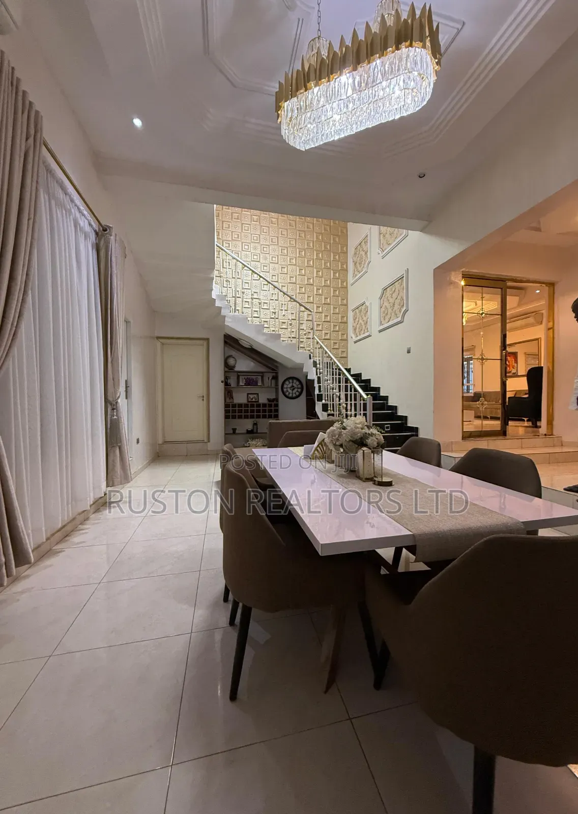 5bdrm Mansion in Samonda for sale in Samonda