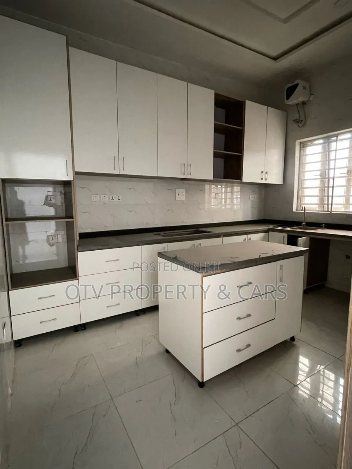 Furnished 4bdrm Townhouse/Terrace in Ikate for sale in Ikate