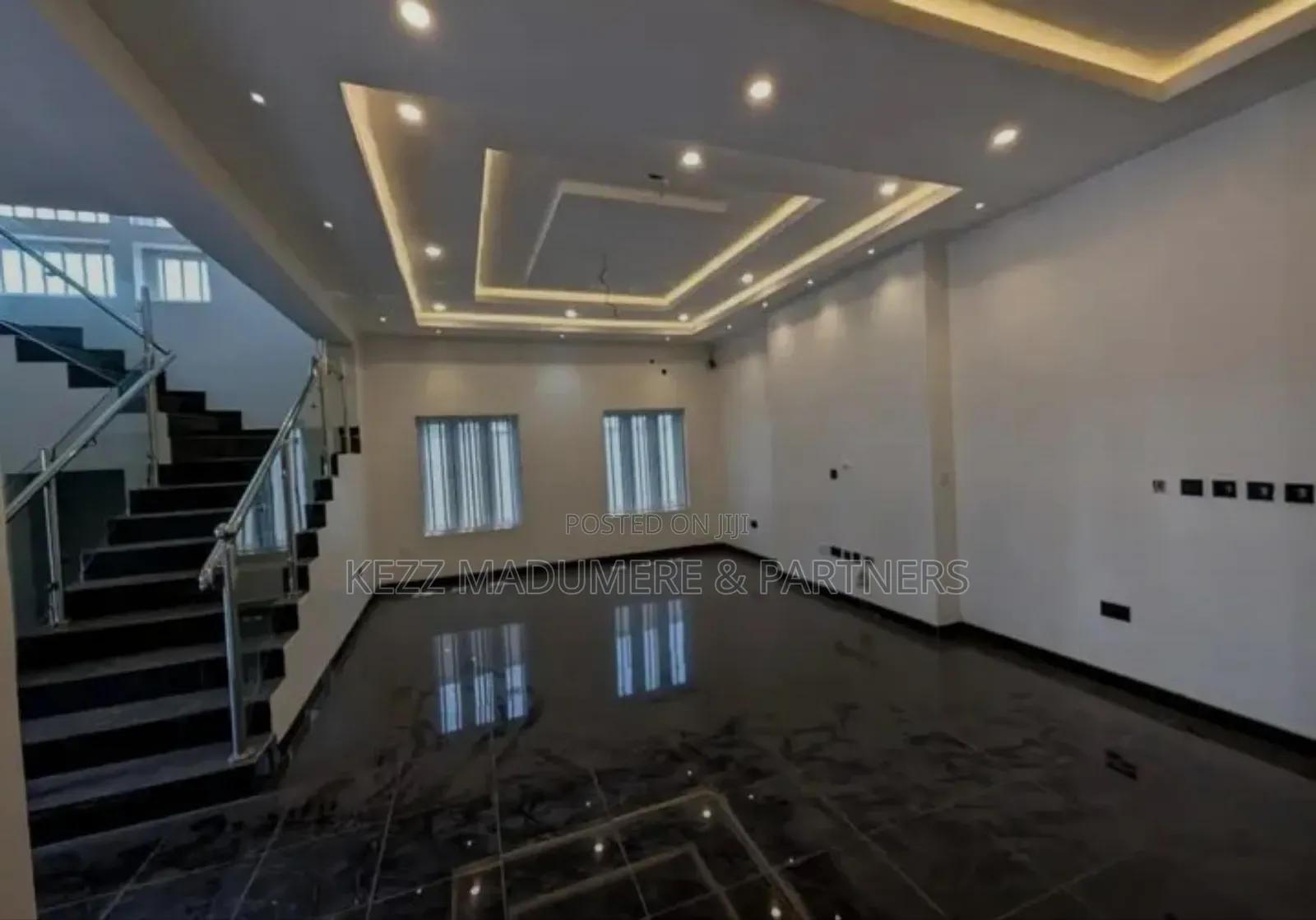 5bdrm Duplex in Near Godswill for sale in Uyo
