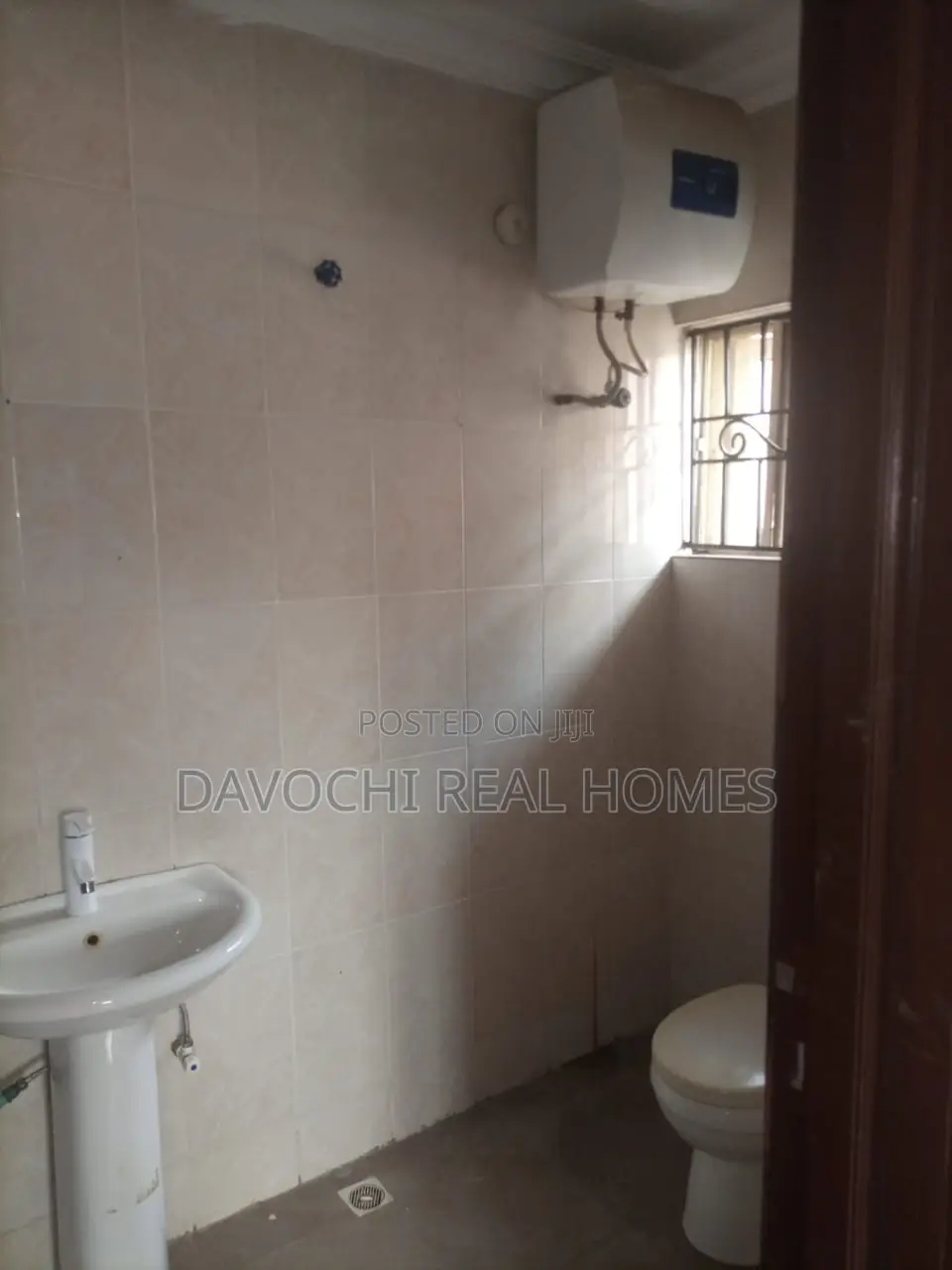 3bdrm Apartment in Behind Blenco, Ado / Ajah for rent in Ado / Ajah