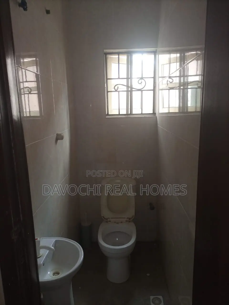 3bdrm Apartment in Behind Blenco, Ado / Ajah for rent in Ado / Ajah