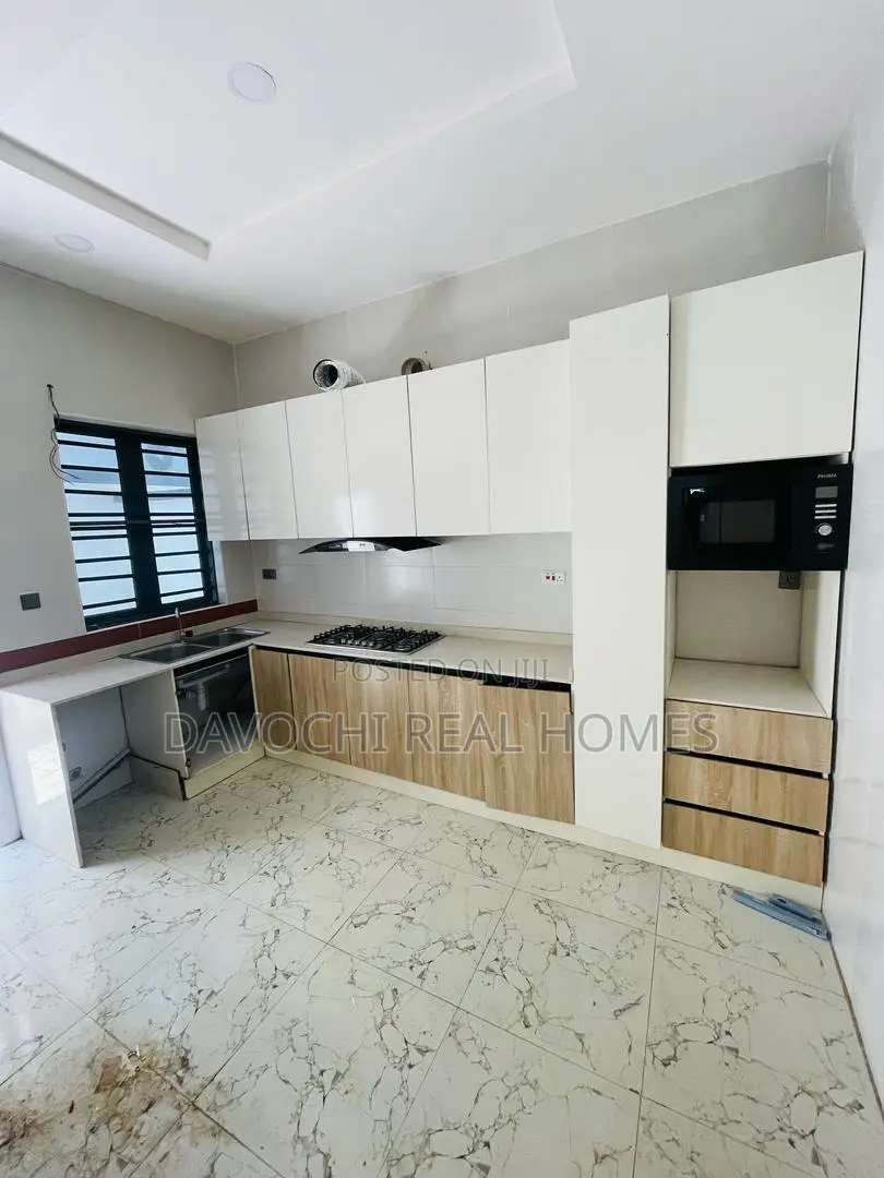 4bdrm Duplex in Orchid Road, Lekki Phase 2 for rent in Lekki Phase 2
