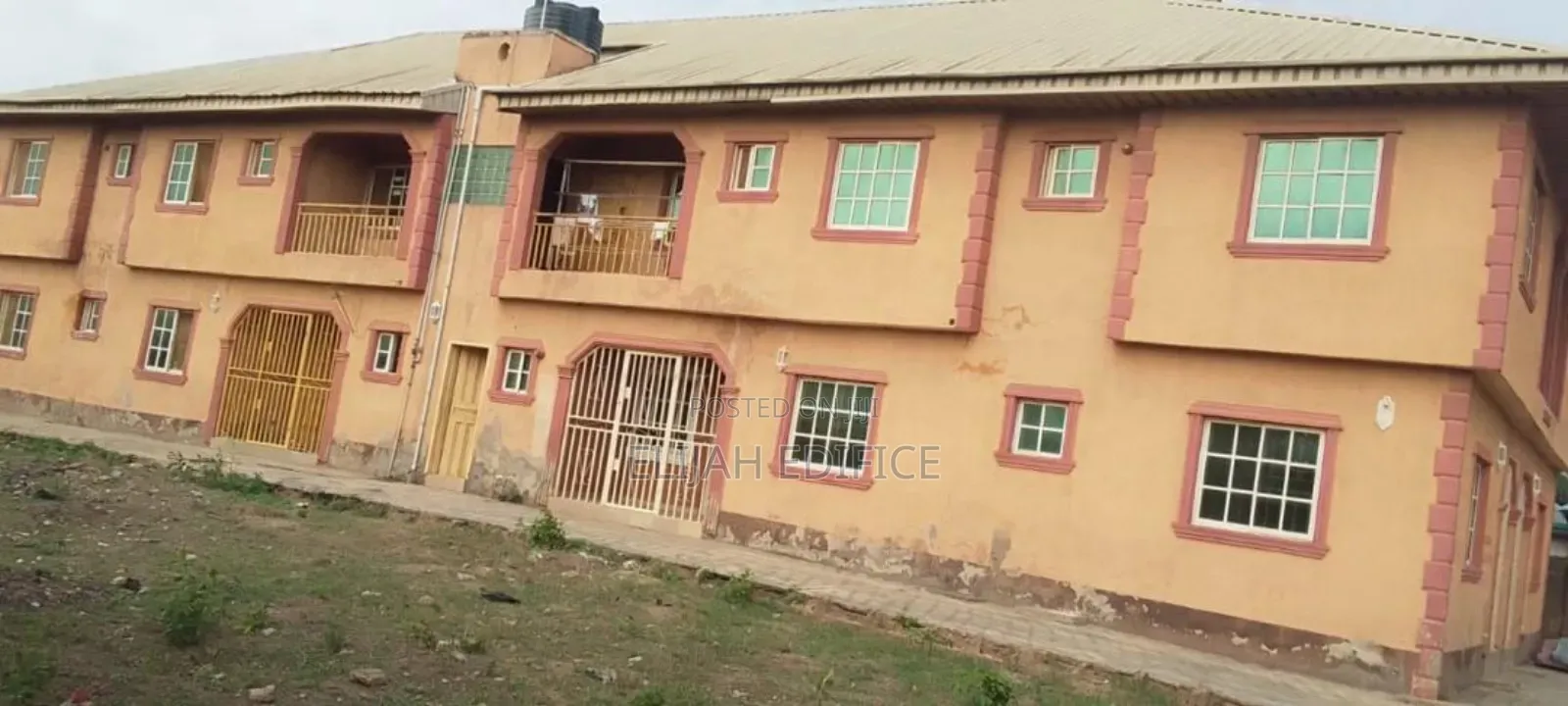 16bdrm Block of Flats in Adiyan, Abeokuta South for sale in Abeokuta South