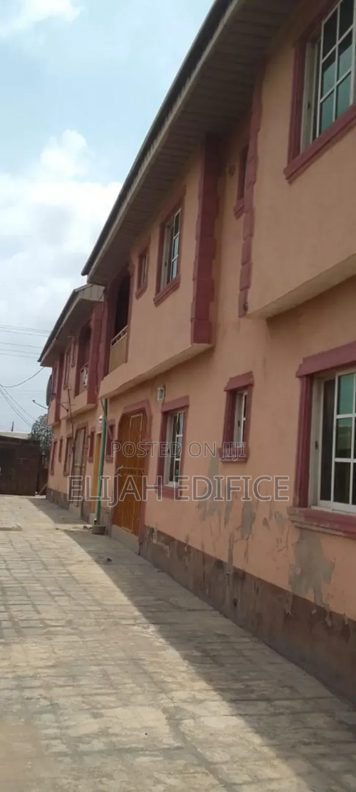 16bdrm Block of Flats in Adiyan, Abeokuta South for sale in Abeokuta South