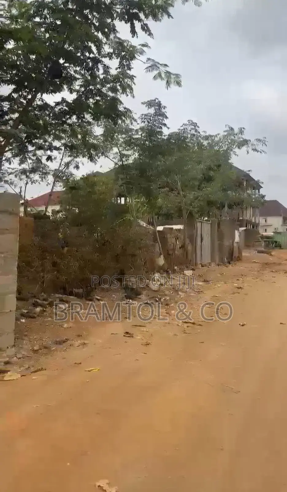 Buildable, Fenced 1000 SQM Residential Land in Wuse 2