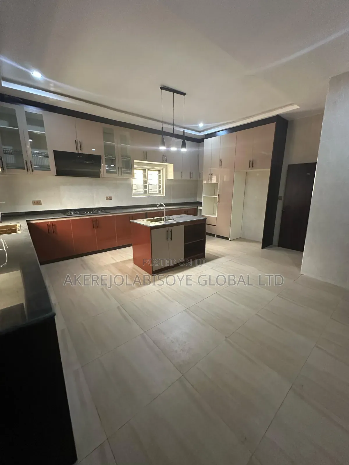 6bdrm Duplex in In An Estate Karsana for sale in Gwarinpa
