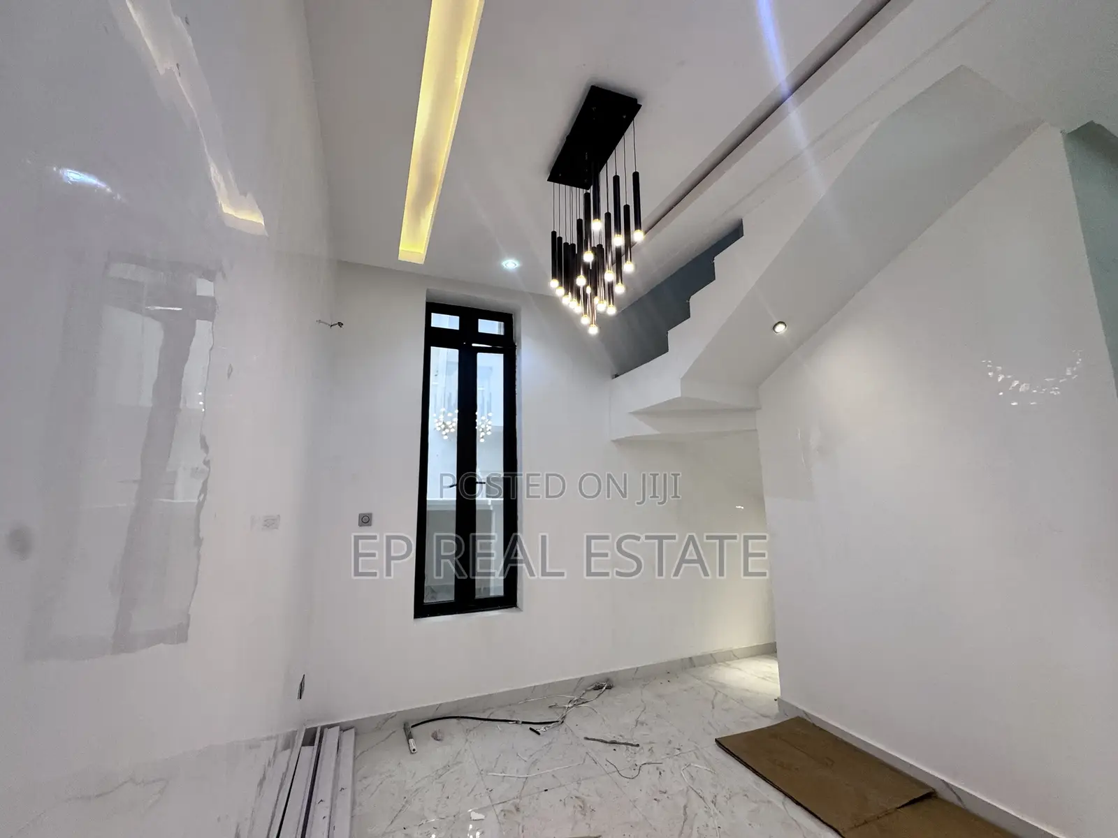 5bdrm Duplex in Apo for sale in Apo District