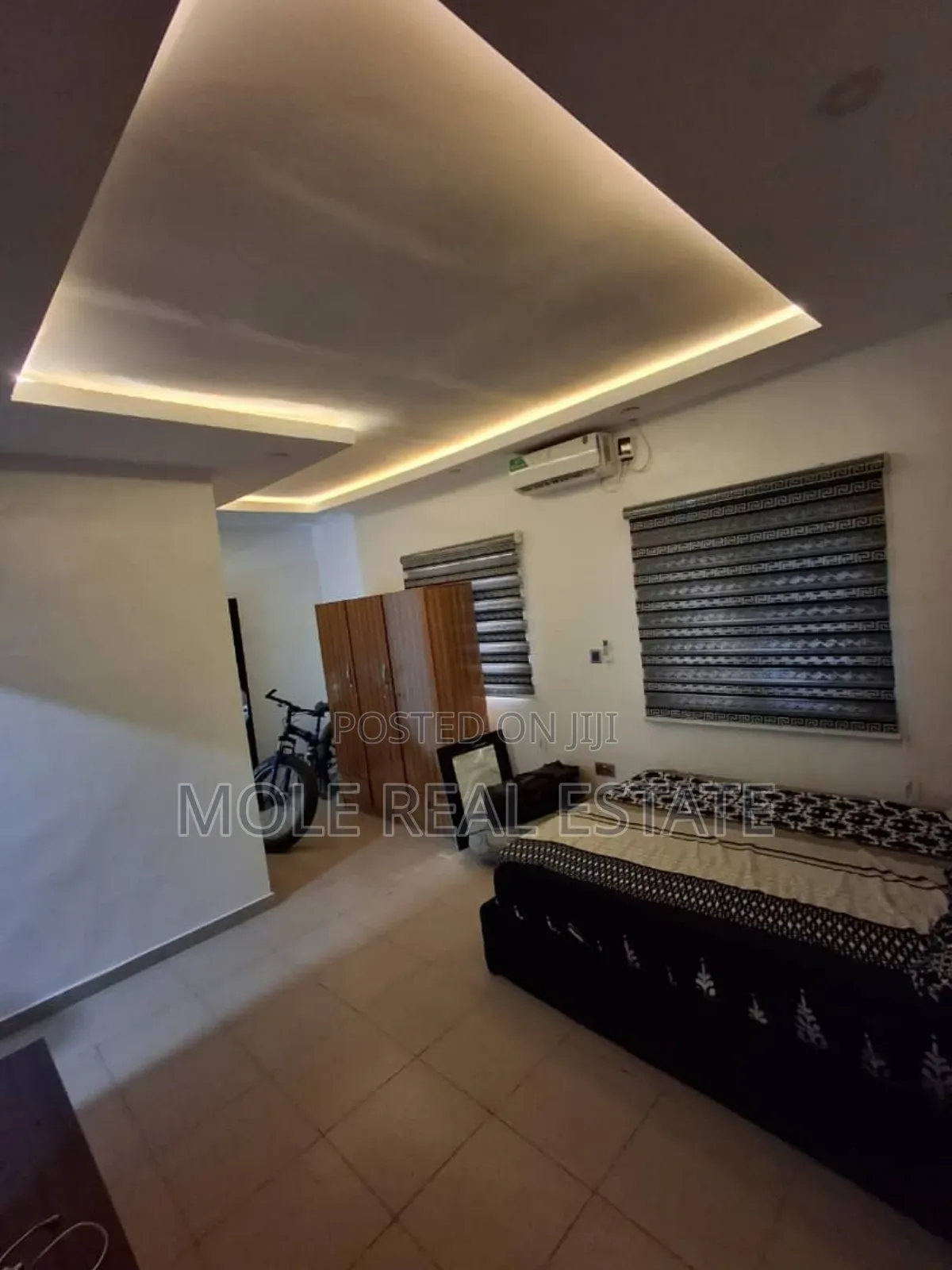 Luxery 21 Rooms Hotel 4 Sale Iguando Roi in Igando / Ikotun/Igando