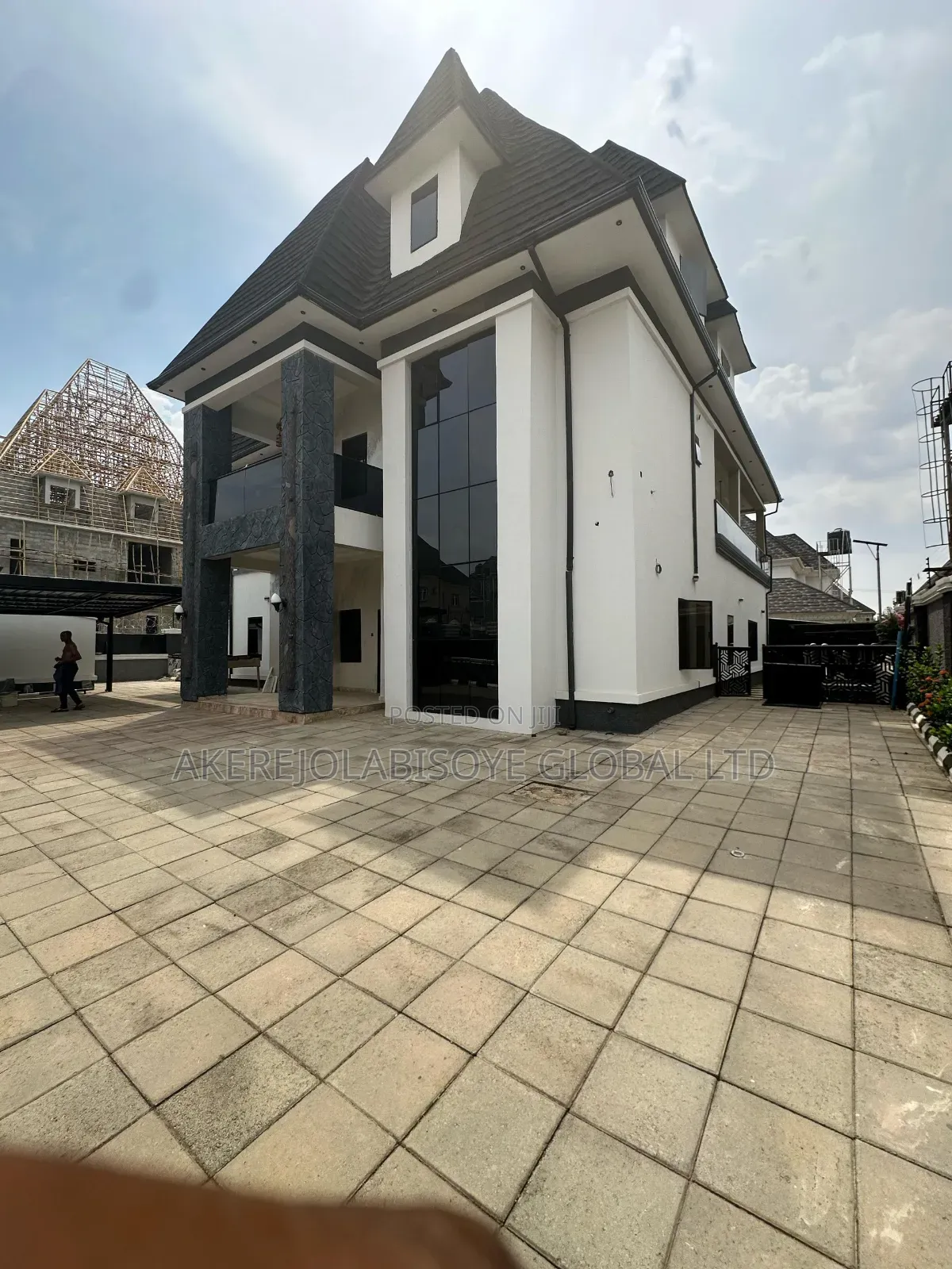 6bdrm Duplex in In An Estate Karsana for sale in Gwarinpa