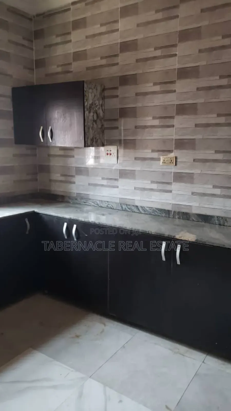 2bdrm Apartment in Greenleaf Estate, for rent in Ebute