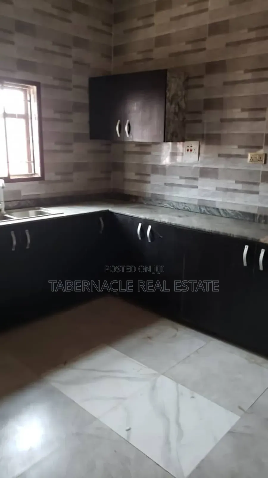 2bdrm Apartment in Greenleaf Estate, for rent in Ebute