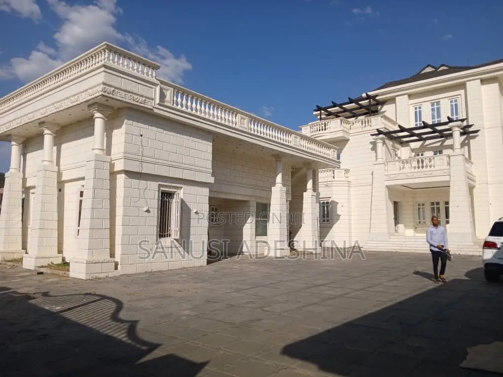 7bdrm Duplex in Katampe Extension,At for sale in Katampe Extension