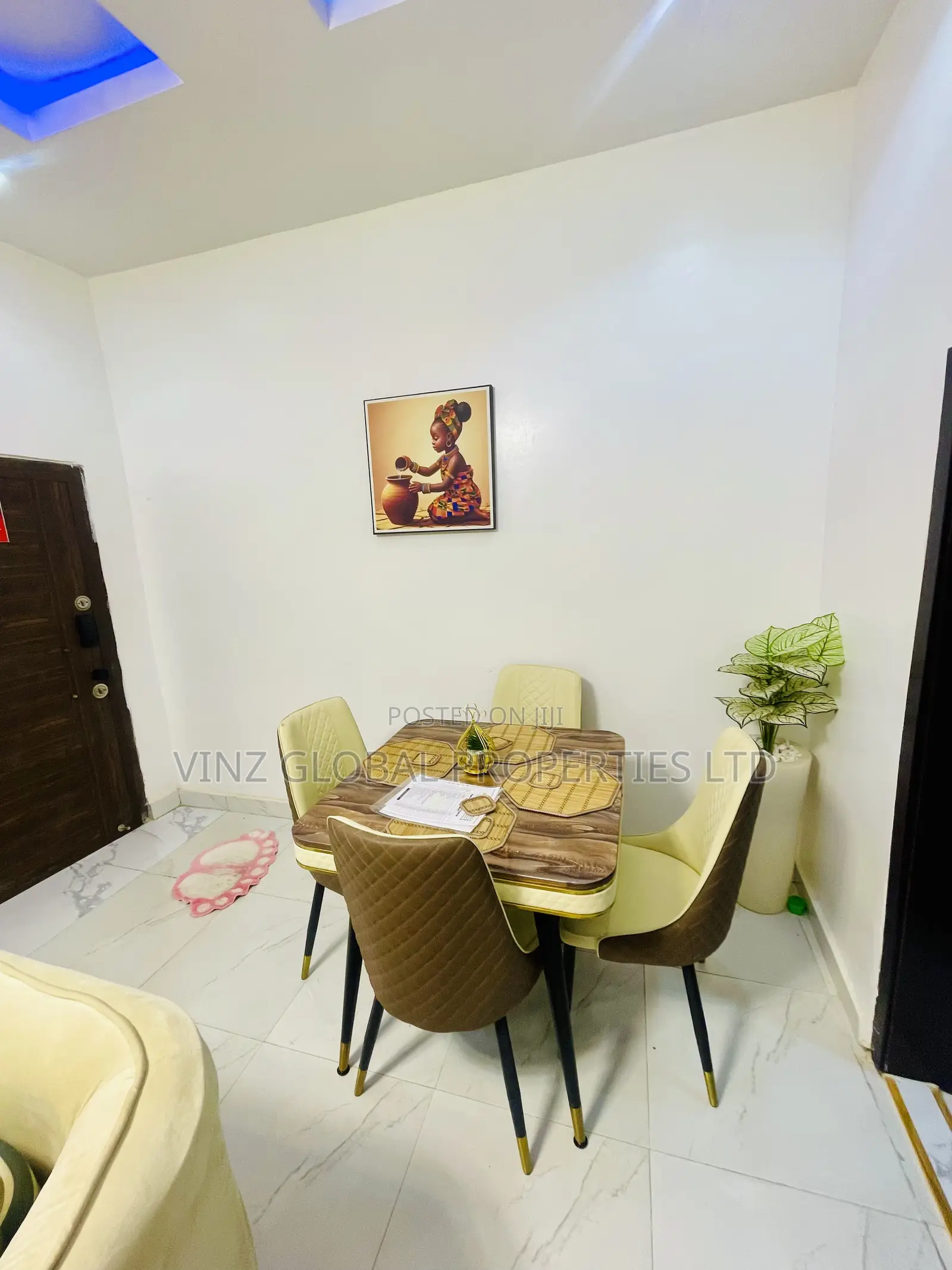 Stunning Luxury 3 Bedroom Apartment With Ps5,Solar Inverter in Ajah