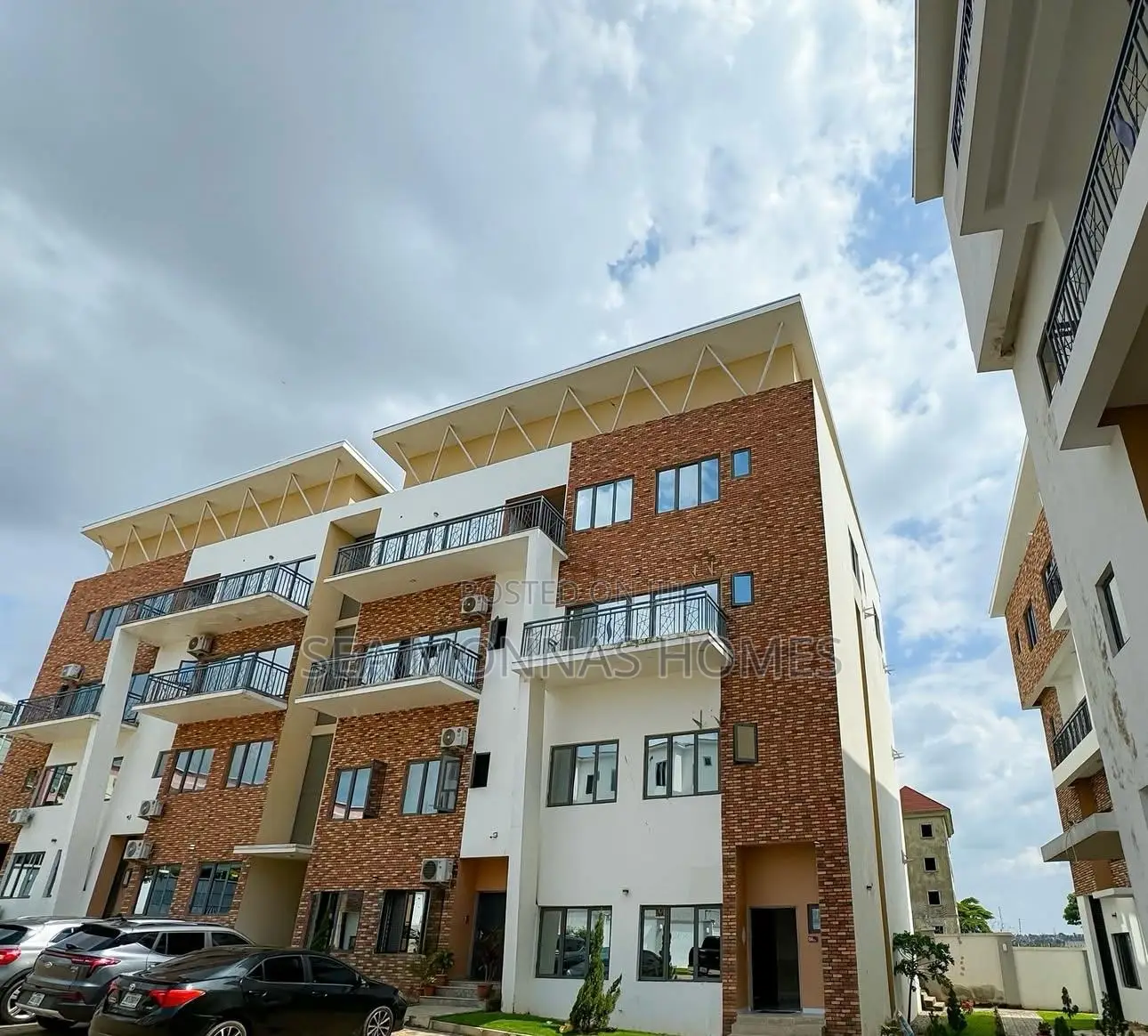 4bdrm Duplex in Gaduwa for sale in Gaduwa