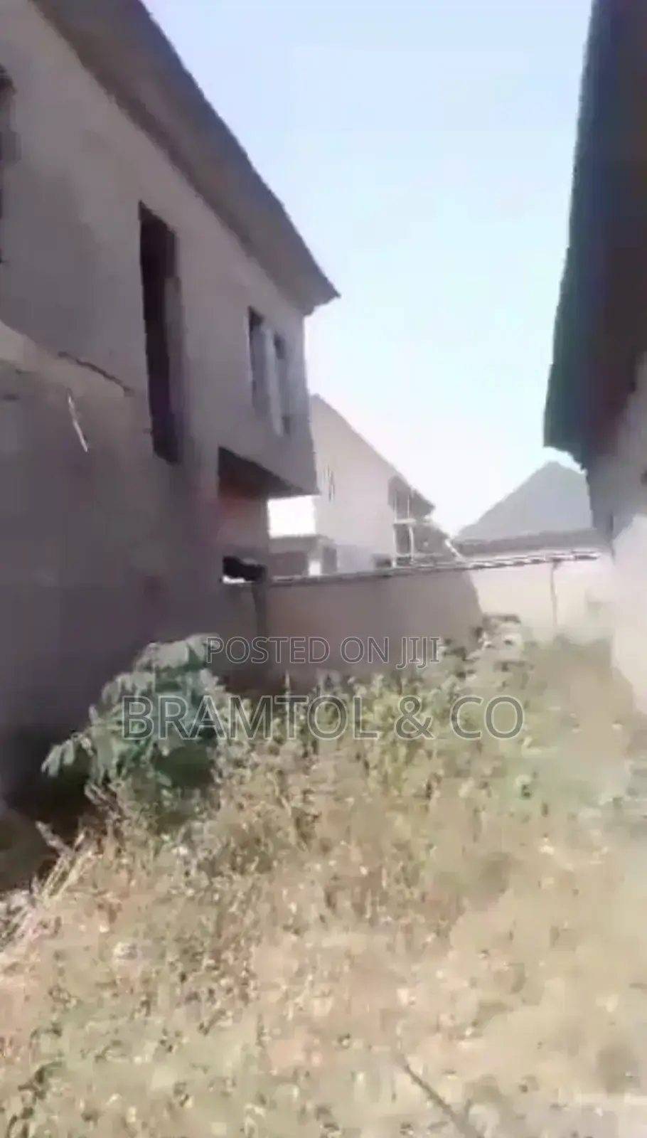 5bdrm Fully Detached Duplex Carcass In Galadimawa For Sale in Galadimawa