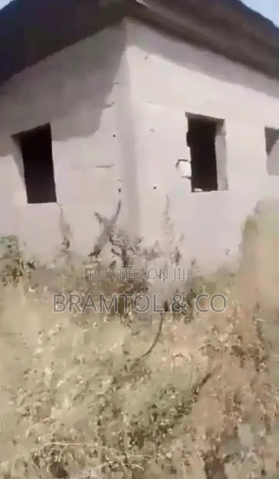 5bdrm Fully Detached Duplex Carcass In Galadimawa For Sale in Galadimawa