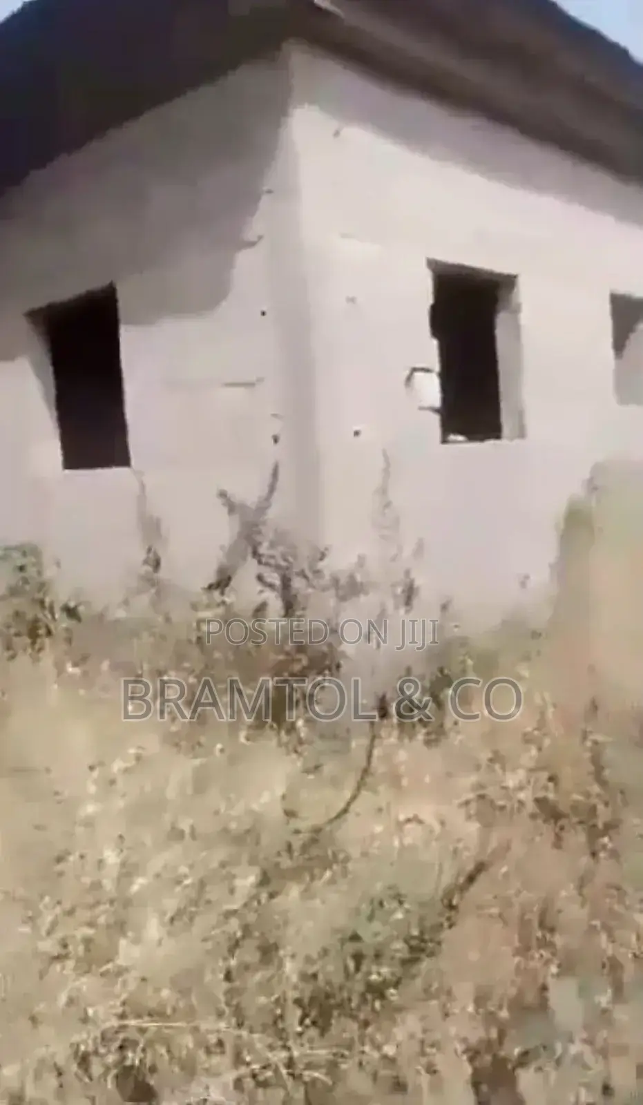 5bdrm Fully Detached Duplex Carcass In Galadimawa For Sale in Galadimawa