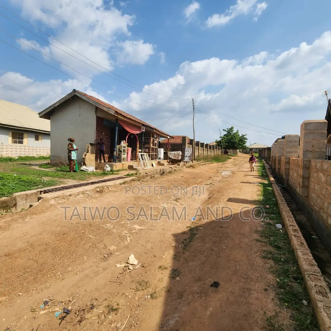 3bdrm Bungalow in Soka for sale in Soka