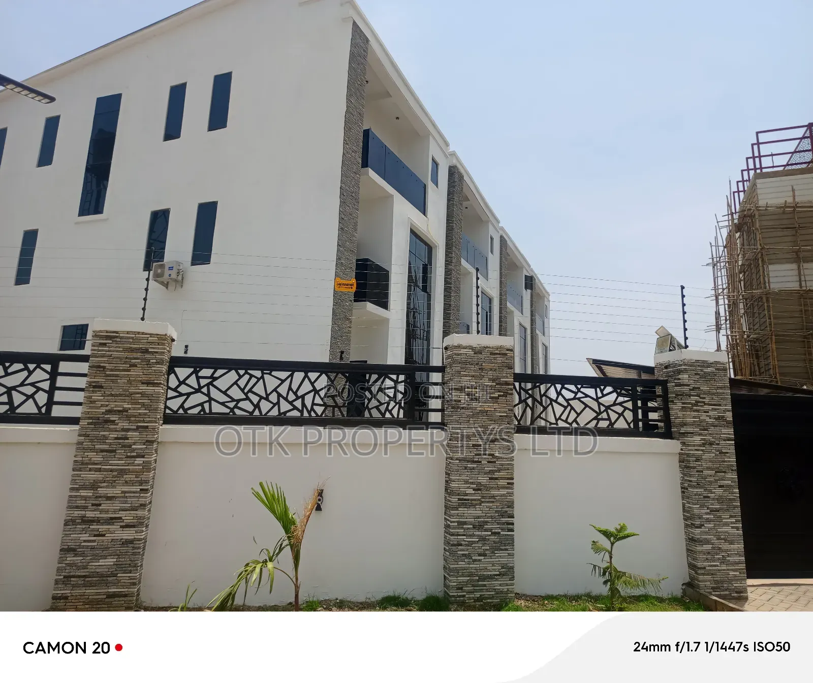 4bdrm Duplex in By Navy Quarters for sale in Jahi