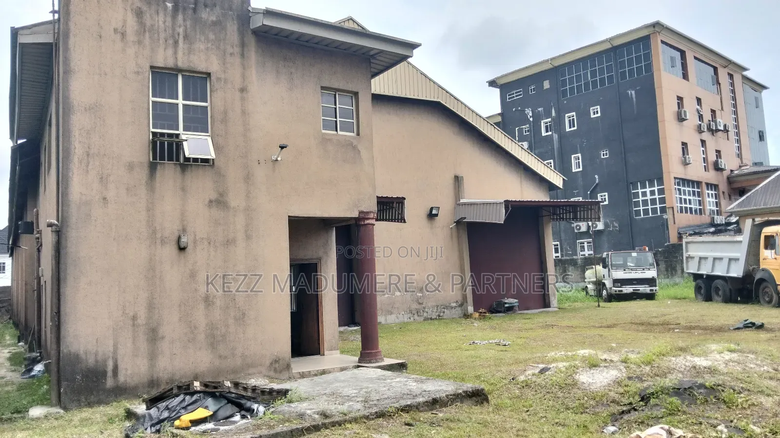 For Sale: Warehouse on 13 Plots on Major Stadium Rd in Port-Harcourt