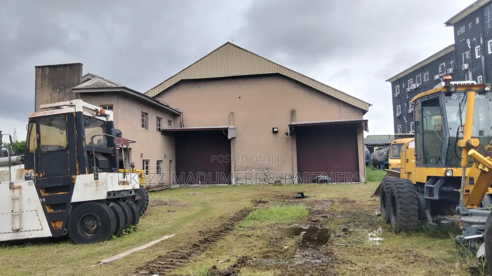 For Sale: Warehouse on 13 Plots on Major Stadium Rd in Port-Harcourt