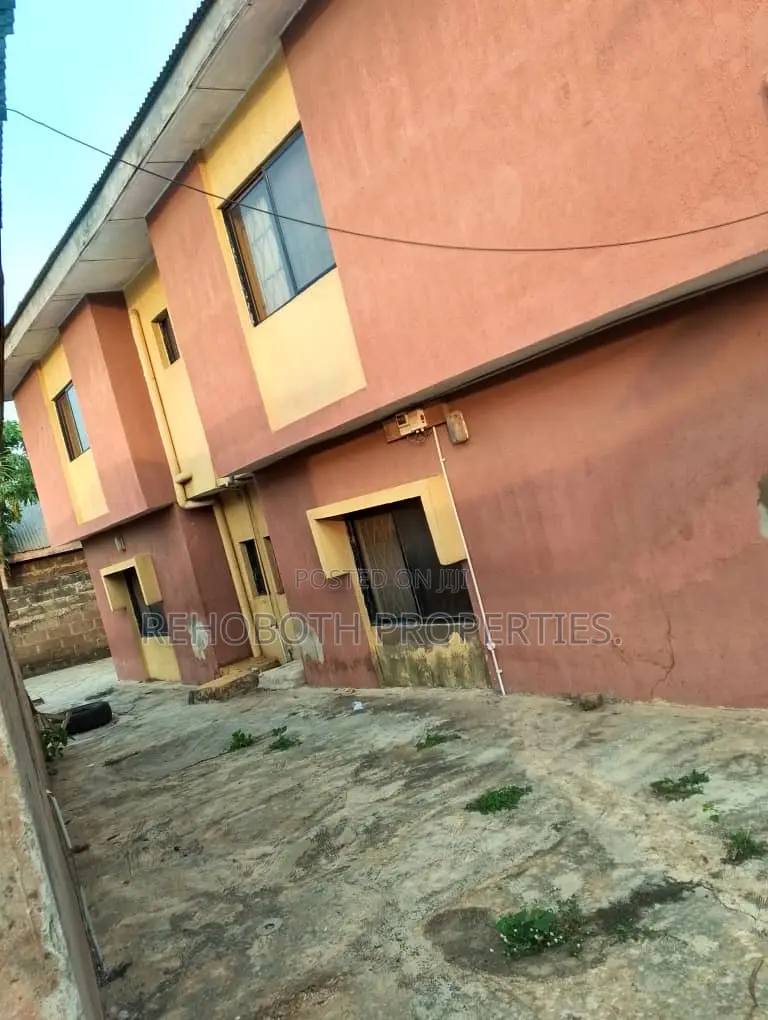 12bdrm Block of Flats in Ayilara Sharp Corner, Ibadan for sale in Ibadan